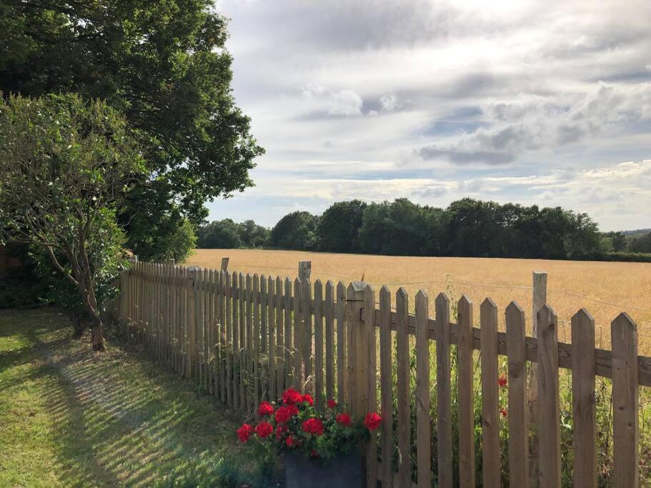 Self Contained Garden Studio With Stunning Views Sissinghurst Esterno foto